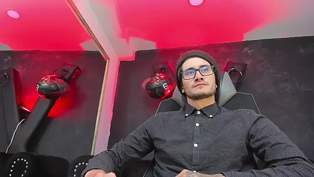 Snapshot of Loggan_donnelly chatting on September 11, 2025, 8:53 pm Loggan donnelly online show from September 11, 2025, 8:53 pm