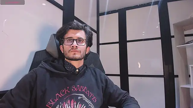 Snapshot of Loggan_donnelly chatting on September 25, 2025, 8:23 pm Loggan donnelly online show from September 25, 2025, 8:23 pm