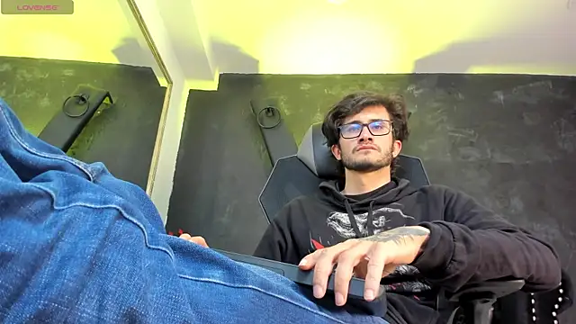 Snapshot of Loggan_donnelly chatting on September 26, 2025, 9:52 pm Loggan donnelly online show from September 26, 2025, 9:52 pm