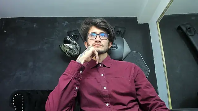 Snapshot of Loggan_donnelly chatting on September 29, 2025, 8:24 pm Loggan donnelly online show from September 29, 2025, 8:24 pm