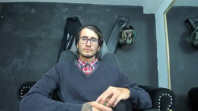 Snapshot of Loggan_donnelly chatting on September 30, 2025, 8:36 pm Loggan donnelly online show from September 30, 2025, 8:36 pm