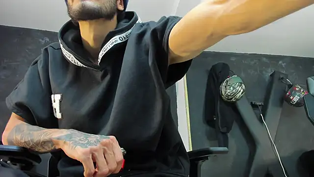 Snapshot of Loggan_donnelly chatting on October 10, 2025, 8:08 pm Loggan donnelly online show from October 10, 2025, 8:08 pm