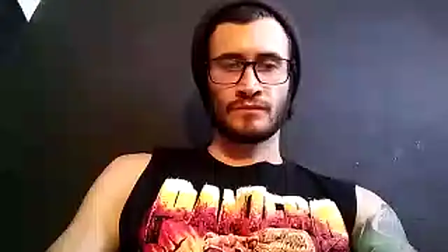 Snapshot of Loggan_donnelly chatting on October 18, 2025, 7:14 pm Loggan donnelly online show from October 18, 2025, 7:14 pm