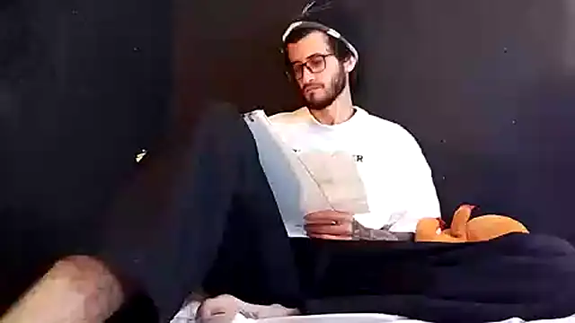 Snapshot of Loggan_donnelly chatting on October 27, 2025, 7:29 pm Loggan donnelly online show from October 27, 2025, 7:29 pm