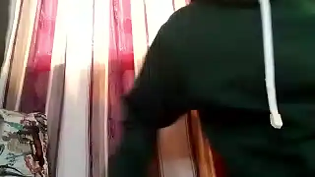 Snapshot of Loggan_donnelly chatting on November 6, 2025, 6:31 pm Loggan donnelly online show from November 6, 2025, 6:31 pm