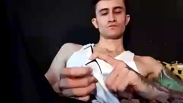 Snapshot of Loggan_donnelly chatting on November 28, 2025, 9:06 pm Loggan donnelly online show from November 28, 2025, 9:06 pm