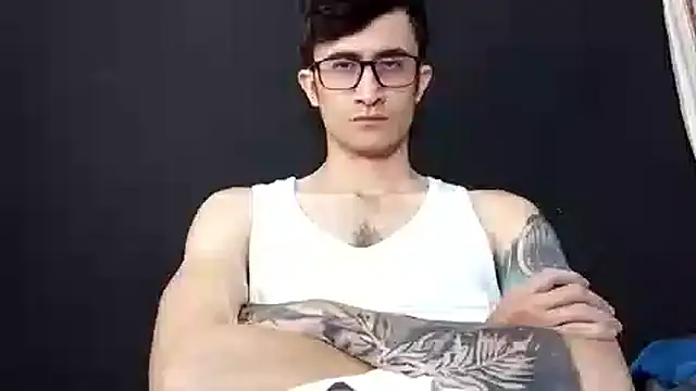 Snapshot of Loggan_donnelly chatting on December 2, 2025, 9:32 pm Loggan donnelly online show from December 2, 2025, 9:32 pm