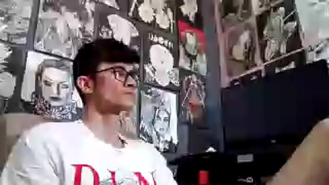 Snapshot of Loggan_donnelly chatting on December 4, 2025, 9:23 pm Loggan donnelly online show from December 4, 2025, 9:23 pm