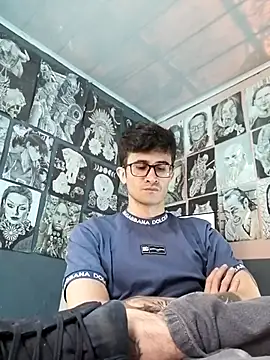 Snapshot of Loggan_donnelly chatting on December 14, 2025, 7:40 pm Loggan donnelly online show from December 14, 2025, 7:40 pm