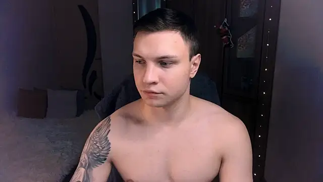 handsome guy01 online show from December 4, 2024, 9:13 pm