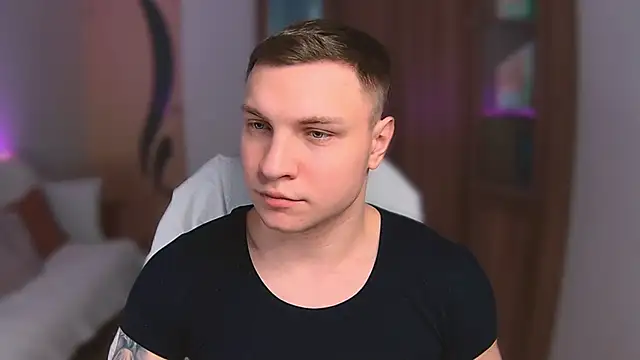 handsome guy01 online show from March 8, 2025, 12:55 am