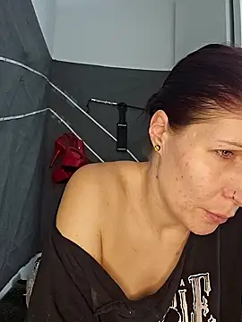 Snapshot of Lenchen_ chatting on January 7, 2025, 8:42 pm Lenchen online show from January 7, 2025, 8:42 pm