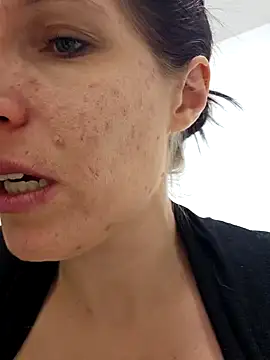 Snapshot of Lenchen_ chatting on January 17, 2025, 8:11 pm Lenchen online show from January 17, 2025, 8:11 pm