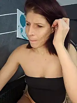 Snapshot of Lenchen_ chatting on January 27, 2025, 8:28 pm Lenchen online show from January 27, 2025, 8:28 pm