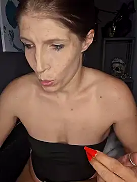 Snapshot of Lenchen_ chatting on March 16, 2025, 7:49 pm Lenchen online show from March 16, 2025, 7:49 pm