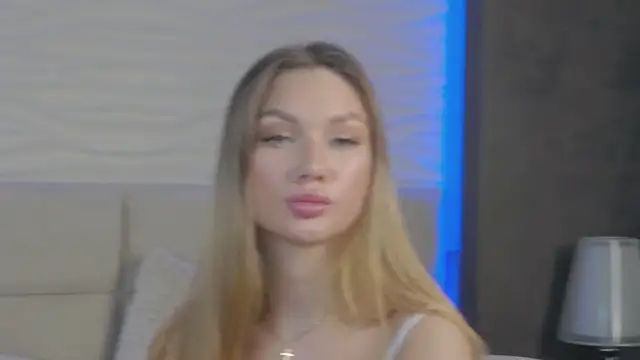 ViolaFlirt online show from March 6, 2025, 9:47 am