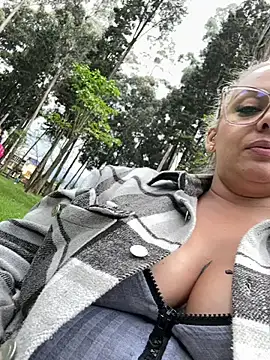 Aligoldbottom online show from December 7, 2024, 7:21 pm