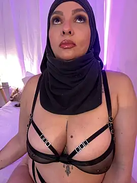 Aligoldbottom online show from March 16, 2025, 5:50 pm