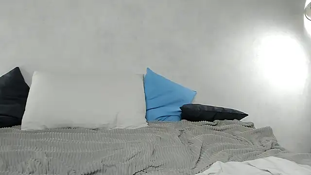 EngelFugler online show from January 11, 2025, 5:40 pm