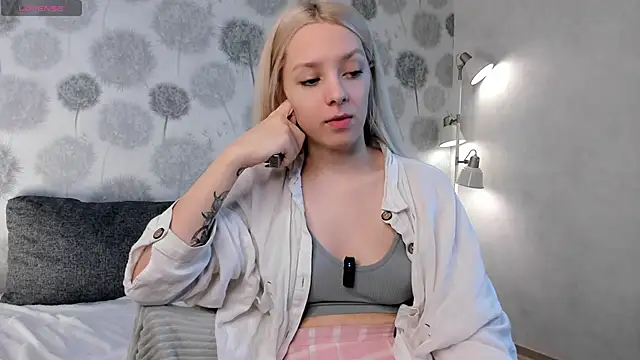 EngelFugler online show from February 18, 2025, 11:33 am