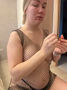 LianaCruz   online show from January 19, 2026, 5:11 am