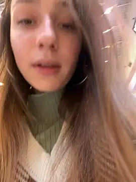 Lia  Love online show from December 2, 2024, 1:13 pm