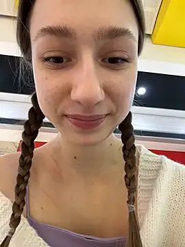 Lia  Love online show from February 11, 2025, 12:16 pm