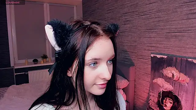 Snapshot of MerylHedley chatting on December 13, 2024, 1:22 pm MerylHedley online show from December 13, 2024, 1:22 pm