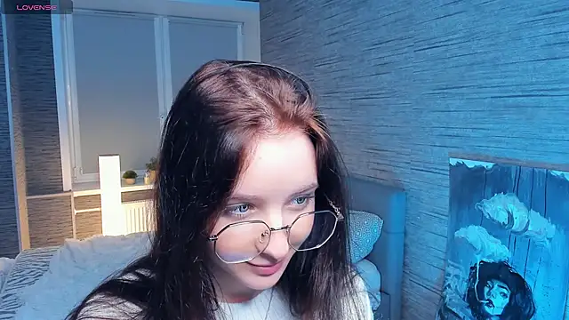 Snapshot of MerylHedley chatting on December 14, 2024, 1:16 pm MerylHedley online show from December 14, 2024, 1:16 pm