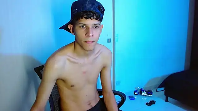 Snapshot of LiamGadiell chatting on March 9, 2025, 12:53 am LiamGadiell online show from March 9, 2025, 12:53 am