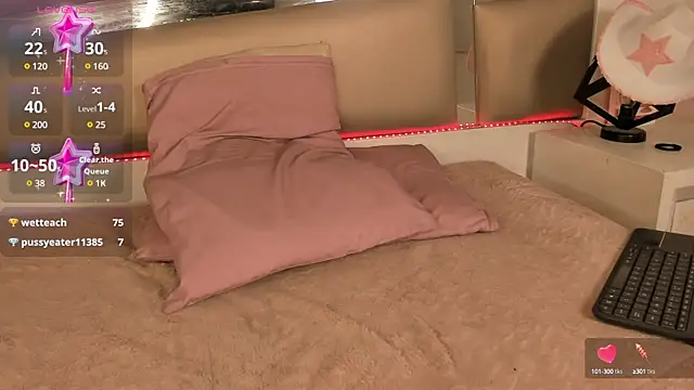 Mis  lola online show from December 4, 2024, 11:24 pm