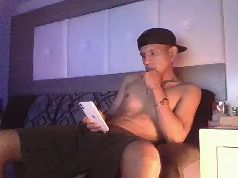 Snapshot of oiram27 chatting on November 29, 2025, 6:49 am oiram27 online show from November 29, 2025, 6:49 am