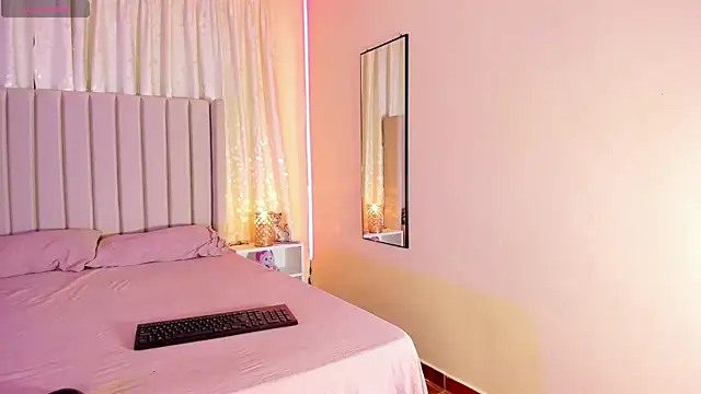 Snapshot of Aliison_Smith chatting on January 23, 2025, 1:51 am Aliison Smith online show from January 23, 2025, 1:51 am