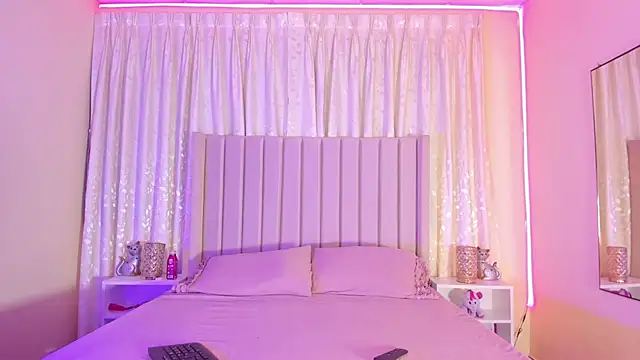 Snapshot of Aliison_Smith chatting on March 13, 2025, 2:49 am Aliison Smith online show from March 13, 2025, 2:49 am