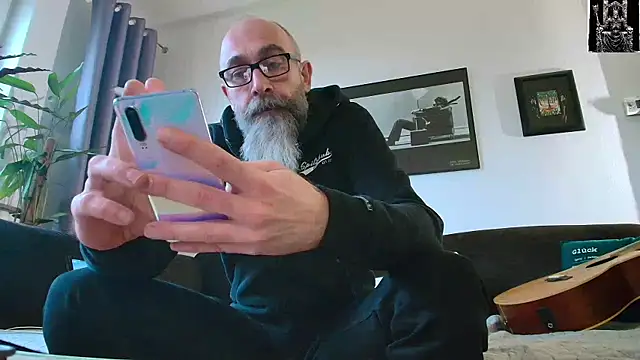 Snapshot of Kingsscepter chatting on February 12, 2025, 4:00 pm Kingsscepter online show from February 12, 2025, 4:00 pm