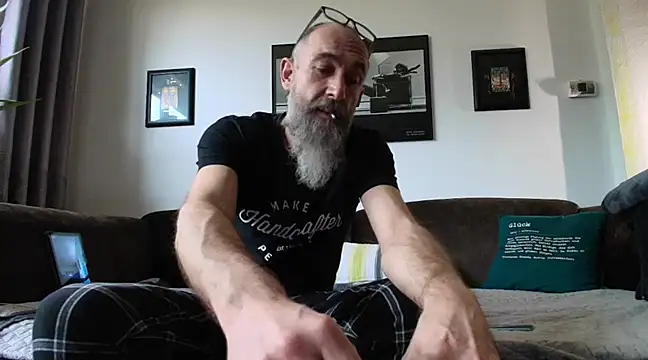 Snapshot of Kingsscepter chatting on February 14, 2025, 2:12 pm Kingsscepter online show from February 14, 2025, 2:12 pm