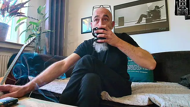 Snapshot of Kingsscepter chatting on February 25, 2025, 4:21 pm Kingsscepter online show from February 25, 2025, 4:21 pm