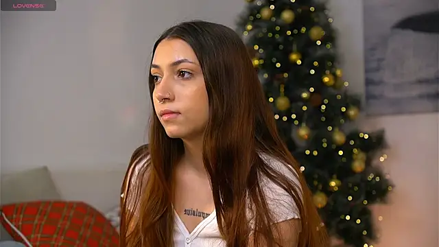 Snapshot of emilianorth_ chatting on December 20, 2024, 1:33 pm emilianorth online show from December 20, 2024, 1:33 pm