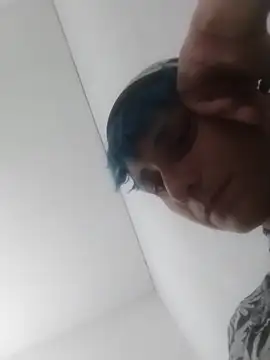 Snapshot of Luci_foxx chatting on October 1, 2025, 1:33 am Luci foxx online show from October 1, 2025, 1:33 am