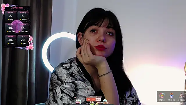 AveryWillow online show from March 10, 2025, 10:26 am