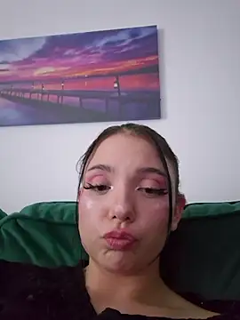 AveryWillow online show from September 16, 2025, 11:11 am