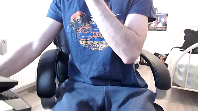 Snapshot of SteveStiffbone chatting on February 18, 2025, 5:53 pm SteveStiffbone online show from February 18, 2025, 5:53 pm