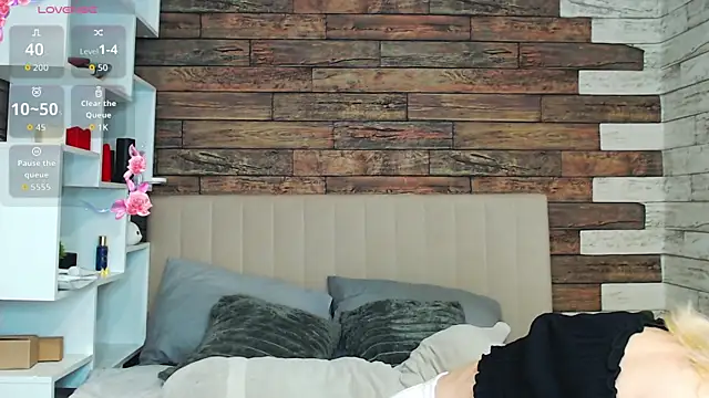 White Lioness online show from March 30, 2026, 4:52 pm