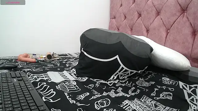 AMBER LOVE22 online show from January 6, 2025, 10:05 pm