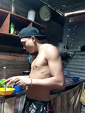 Snapshot of tayson_ chatting on January 21, 2025, 2:59 pm tayson online show from January 21, 2025, 2:59 pm