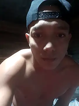 Snapshot of tayson_ chatting on March 21, 2026, 10:42 am tayson online show from March 21, 2026, 10:42 am