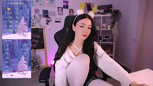 EmmaKeam online show from December 22, 2024, 4:39 am