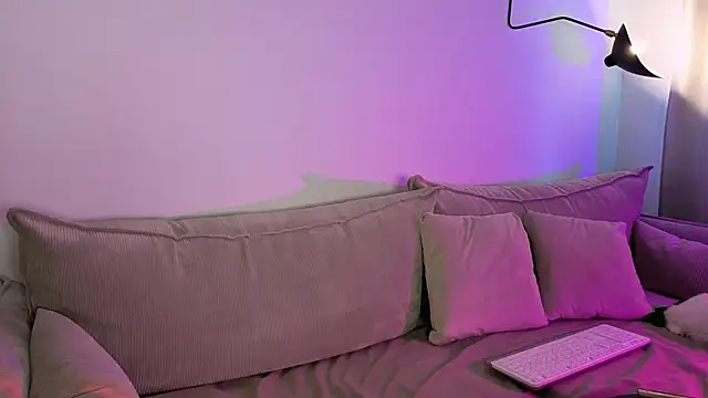 EmmaKeam online show from February 1, 2026, 10:14 am