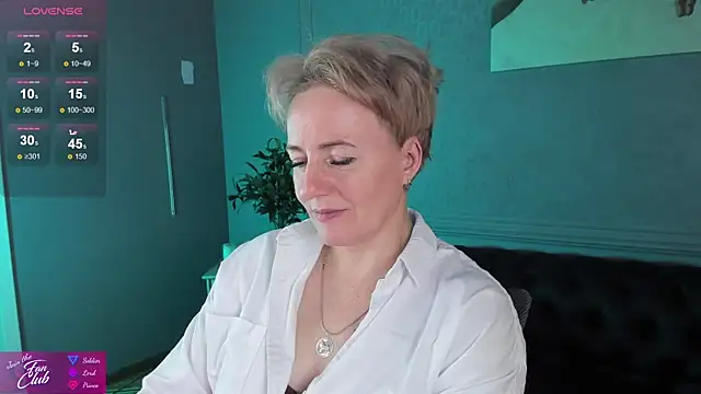 Nika Smit online show from December 6, 2024, 11:33 am