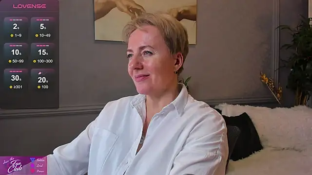 Nika Smit online show from January 10, 2025, 1:09 pm